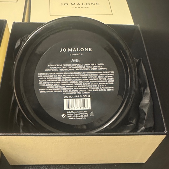 Jo Malone Velvet Rose & Oud Collection in Black and Cream - Picture 3 of 4